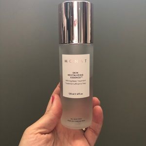 Monat Revitalizing Essence Water
